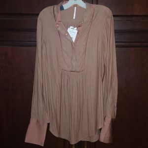 Simple blouse made classy again by FP